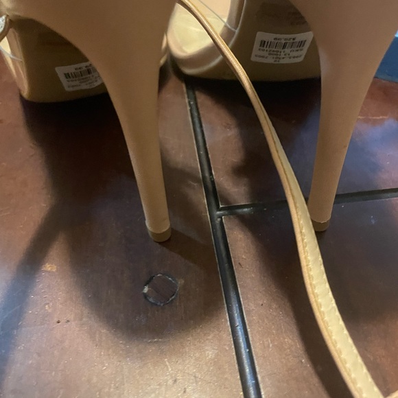 Heels - Picture 3 of 3